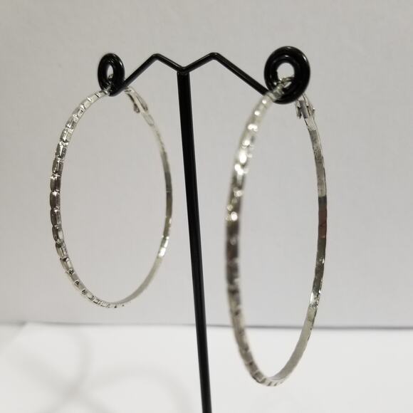 silver tone pierce round hoop diamond cut 2" lever back - Picture 10 of 14